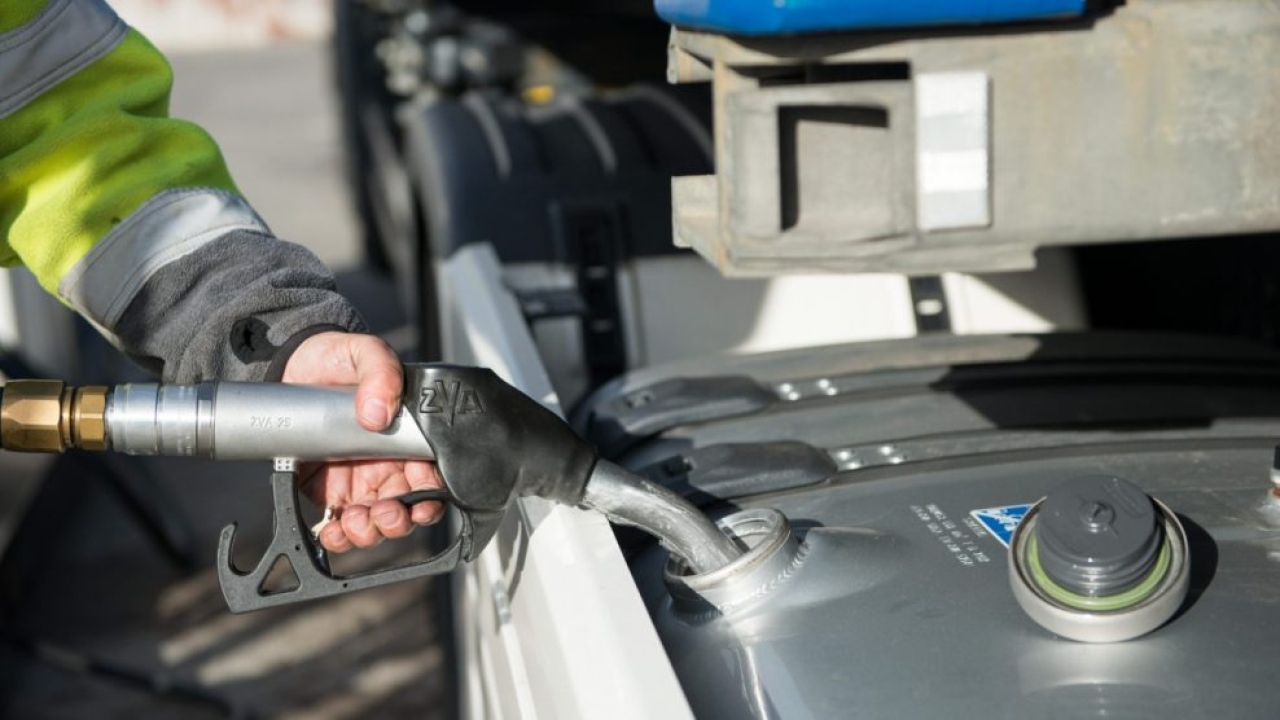 La reducción en la bonificación del gasóleo para el transporte de octubre anticipa su final en 2024