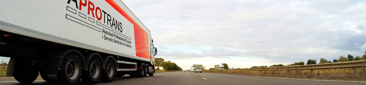 Óscar Puente firma una Resolución que flexibiliza los tiempos de conducción ante las protestas en Francia